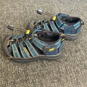 Keen boys sandals